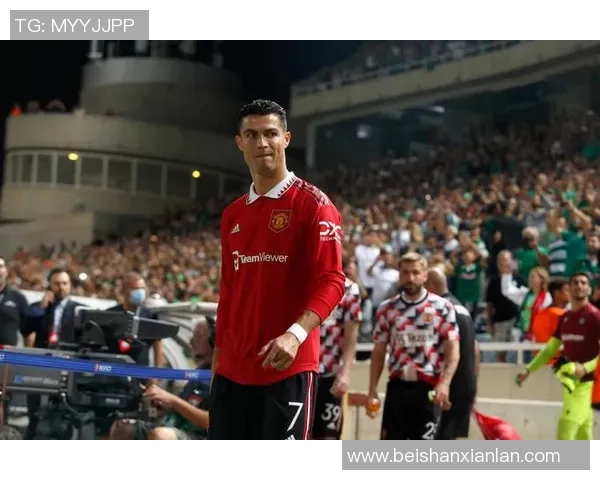 奥莫尼与埃因霍的精彩对决揭示足球战术与团队合作的重要性